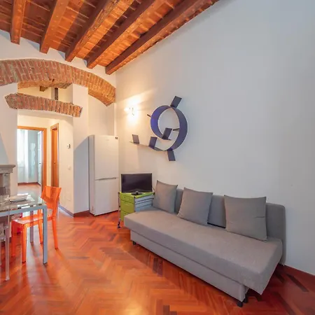 Xenia - Historic Two-room In Navigli Area Milão