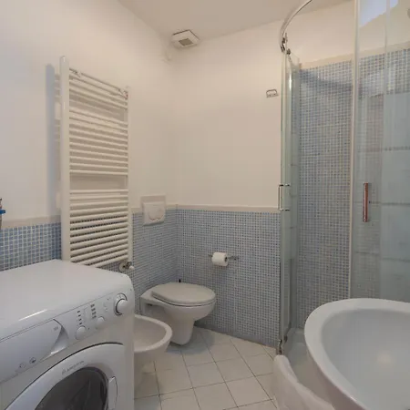 Apartamento Xenia - Historic Two-room In Navigli Area Milão